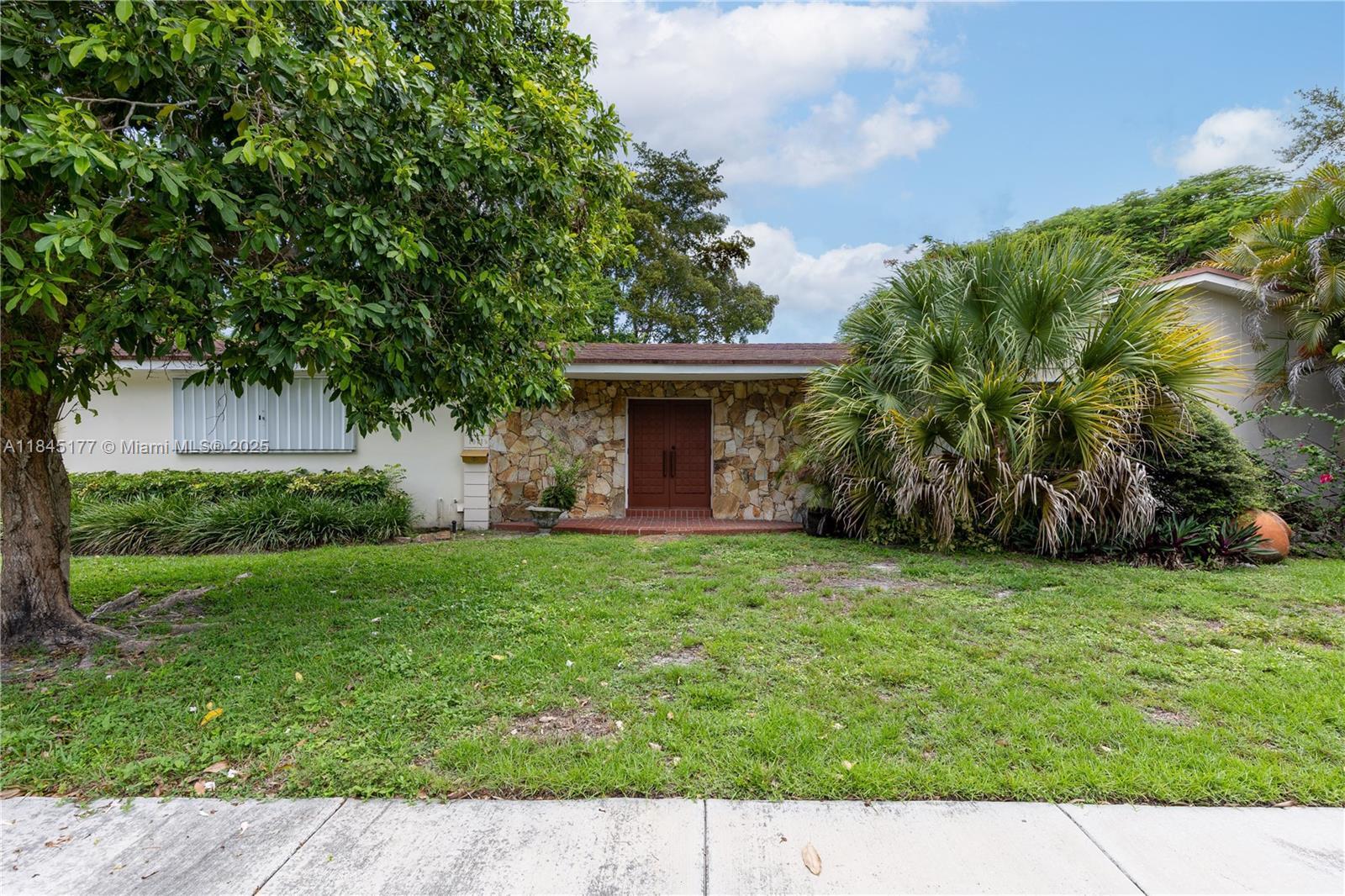 10415 SW 87th Ave  Miami FL 33176 photo