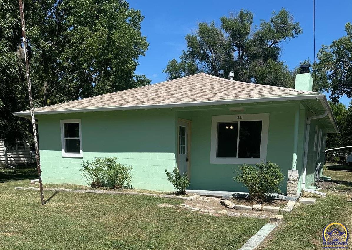 Property Photo: 500 Whildin St KS 66801