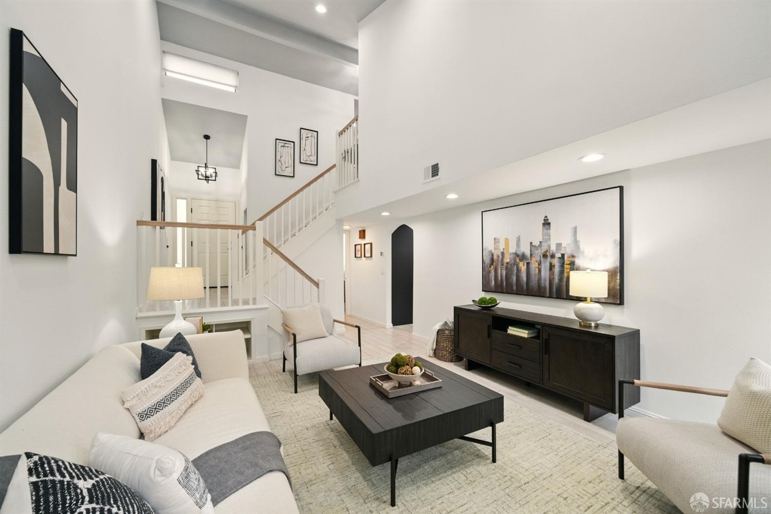Property Photo: 543 Tyrella Avenue CA 94043
