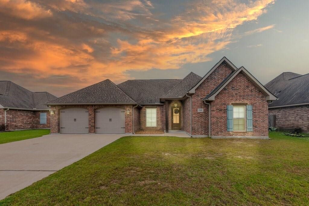 Property Photo:  1340 W Eagles Nest Drive W  LA 70611 