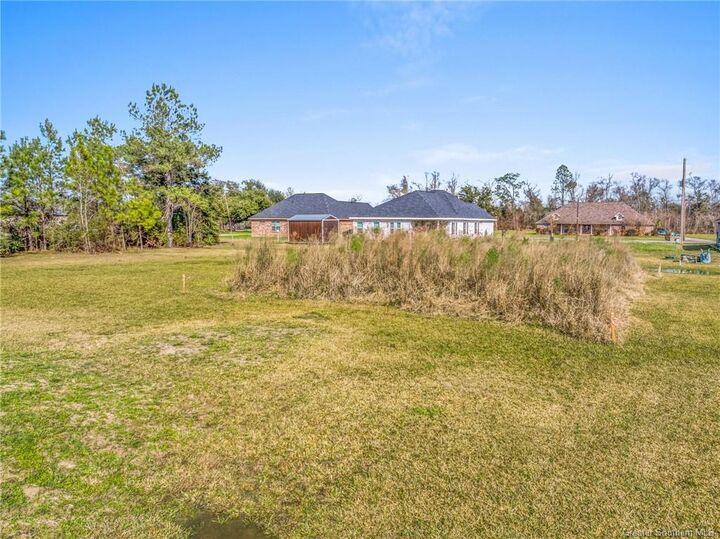 Property Photo: 442 Deshotel Lane LA 70615