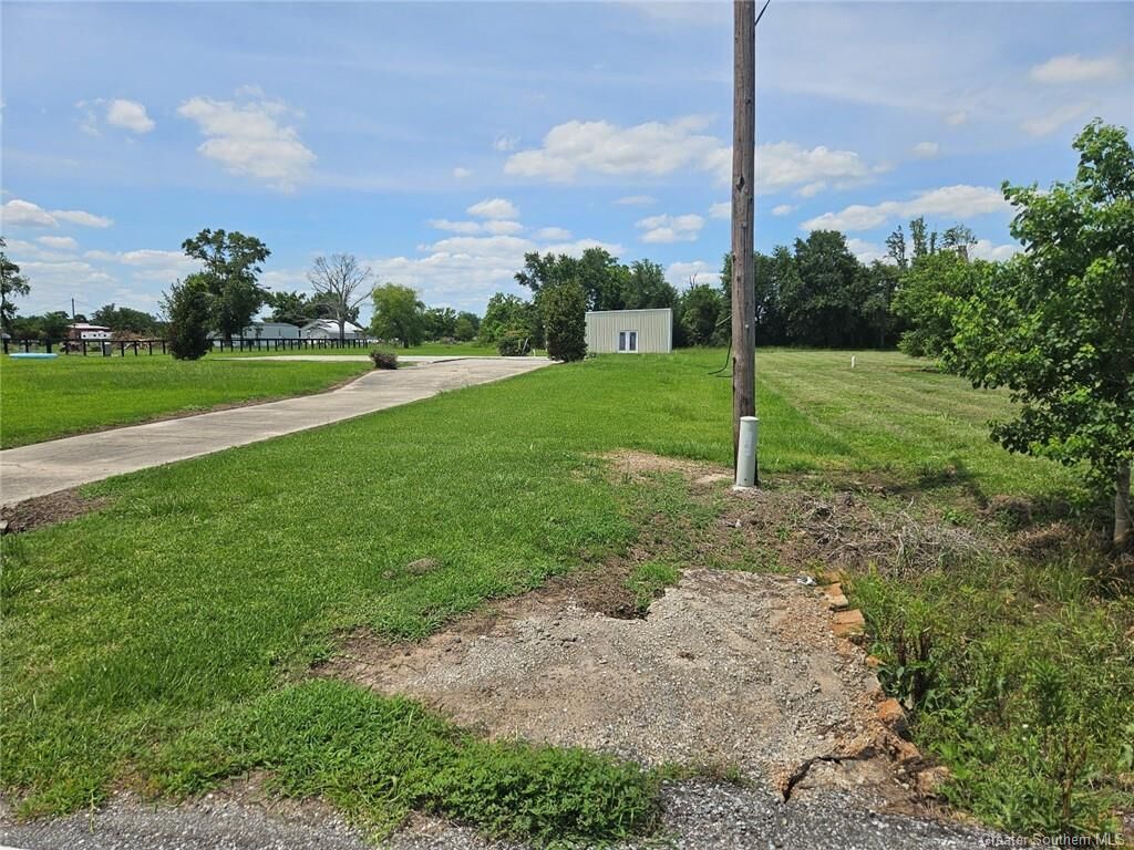 Property Photo: 584 W Friesen Road W LA 70607