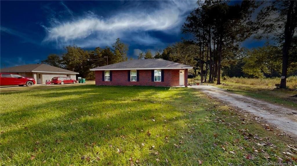 Property Photo: 1110 Pinder Lane LA 70633