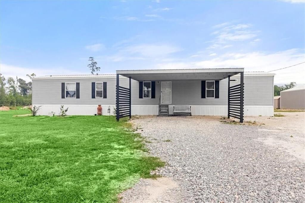 Property Photo: 12941 La 113 Highway LA 70658