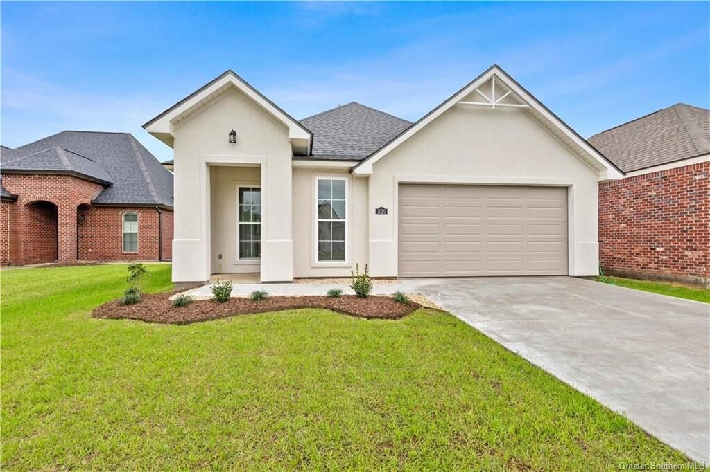Property Photo: 1020 Michelle Drive LA 70663