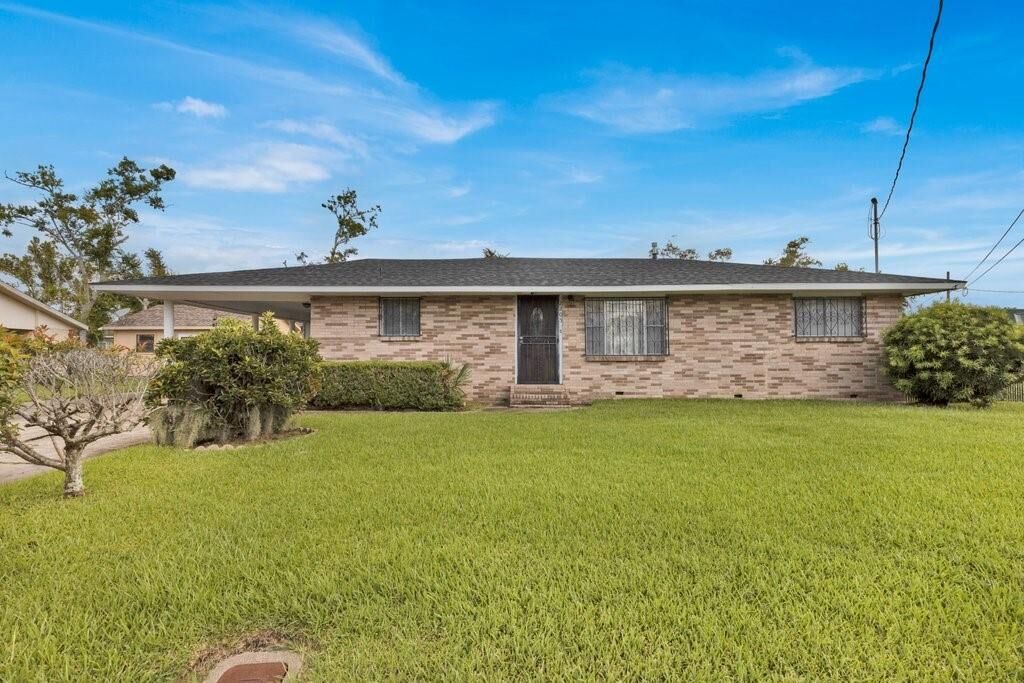 Property Photo: 2205 Elder Street LA 70601