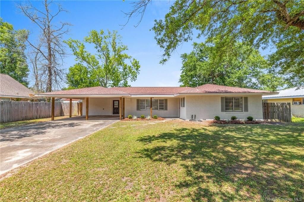 Property Photo:  1912 Elizabeth Street  LA 70669 