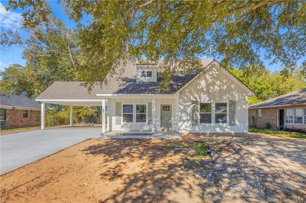 Property Photo:  905 Cherrydale Street  LA 70607 