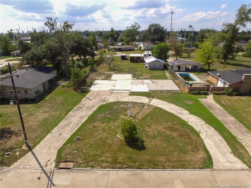 Property Photo:  1415 Beech Street  LA 70669 