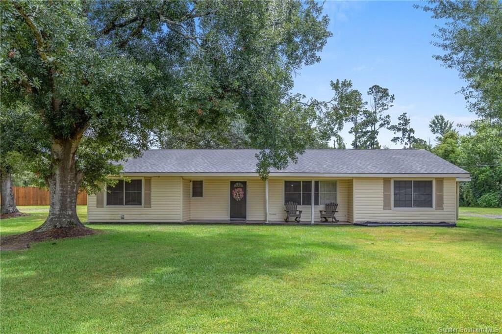 Property Photo:  6745 Oak Lake Drive  LA 70665 