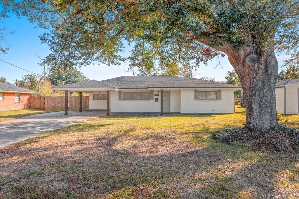 Property Photo:  3813 Creole Street  LA 70605 