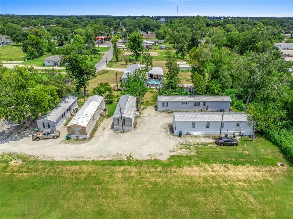Property Photo: 1001 W Verdine Street W LA 70663
