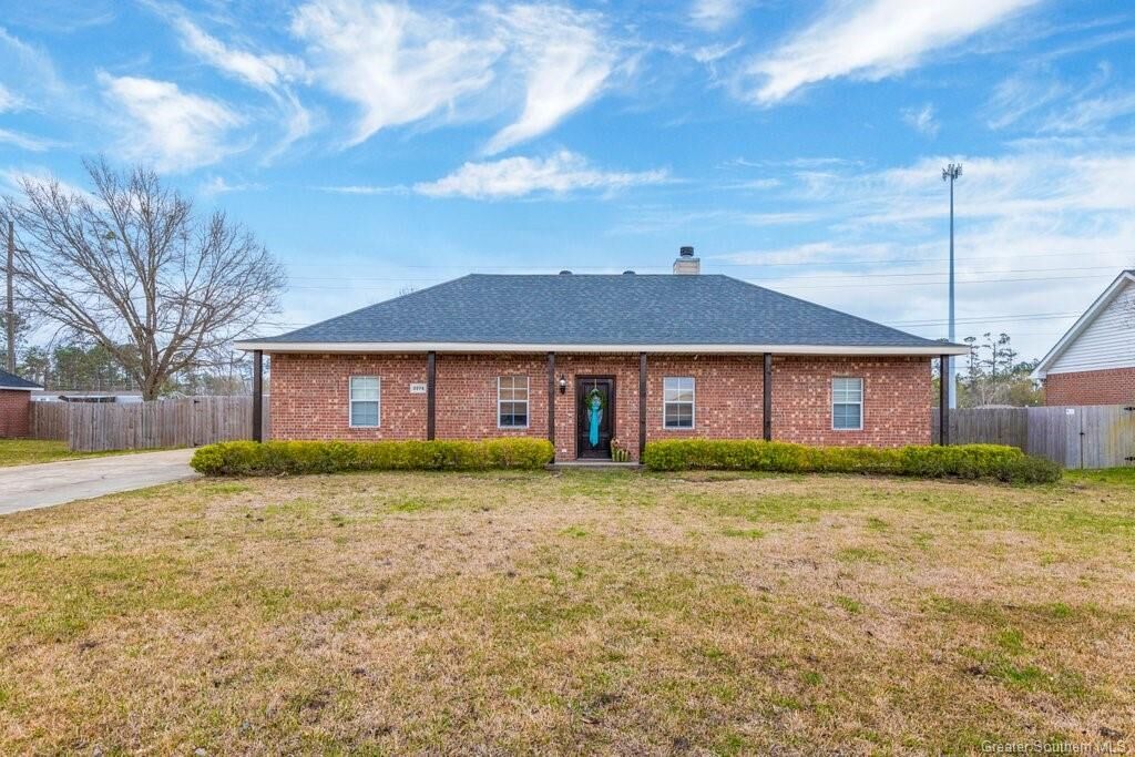 Property Photo: 2174 E Michael Square E LA 70611