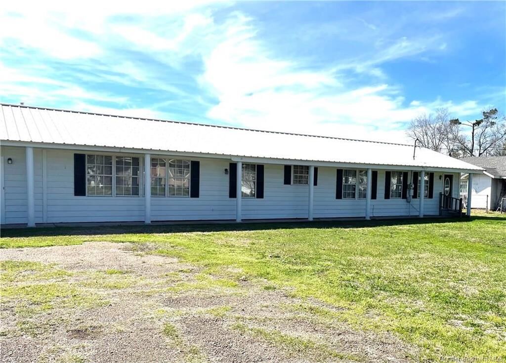 Property Photo:  1031 W Verdine Street W  LA 70663 