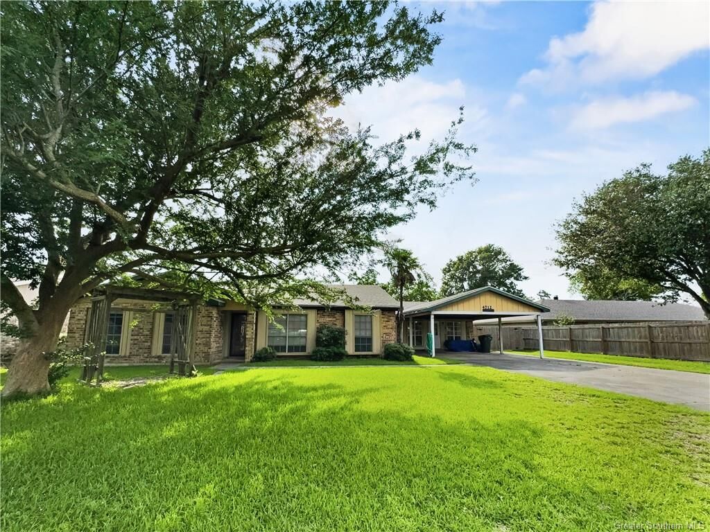 Property Photo:  4712 W Greenfield Circle W  LA 70605 