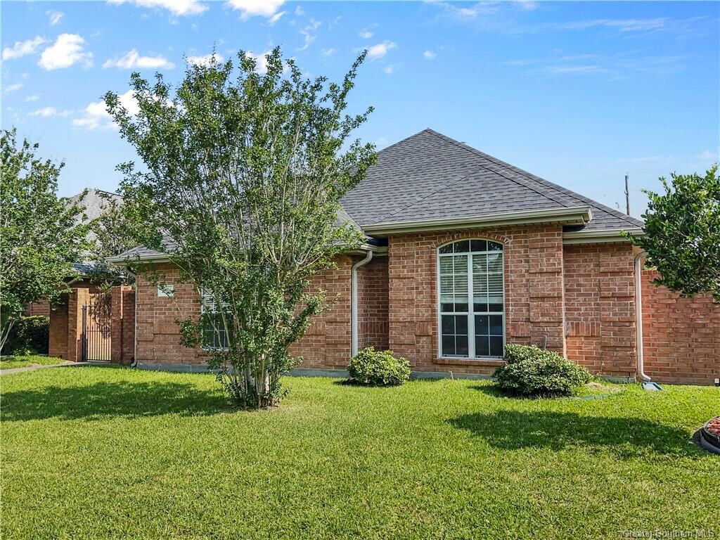 Property Photo:  2506 Peace Drive  LA 70605 