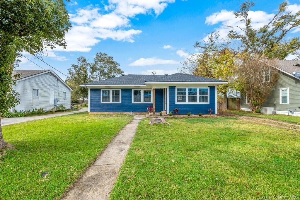 Property Photo:  3710 Harvard Street  LA 70607 