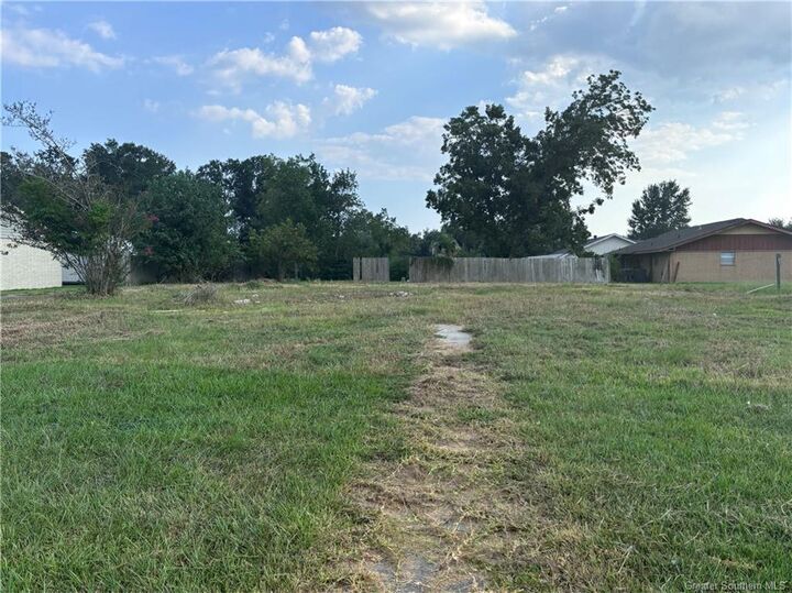 Property Photo: 1009 Jefferson Drive LA 70605