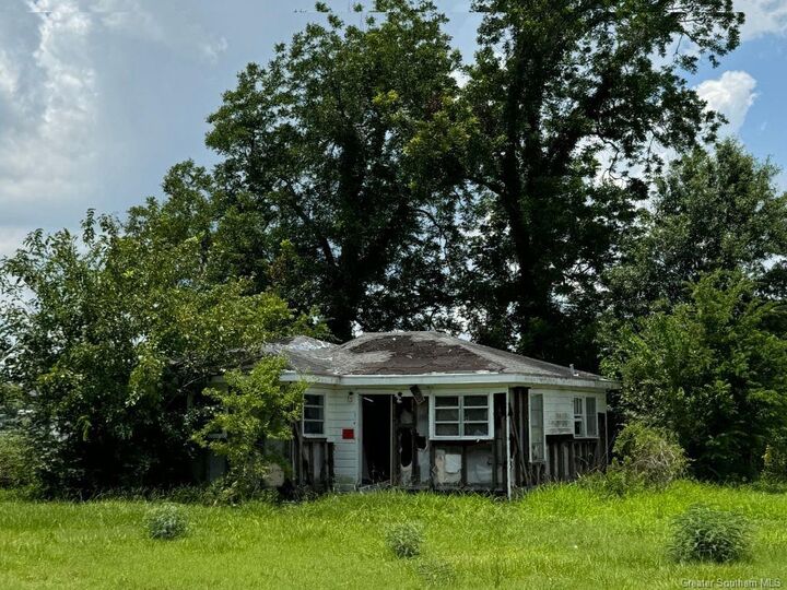 Property Photo:  614 Beam Street 614 1/2  LA 70601 