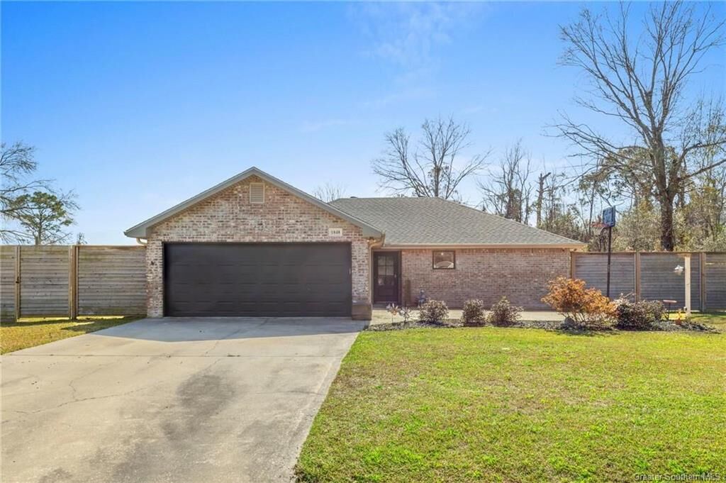 Property Photo:  1848 S Bend Road S  LA 70605 