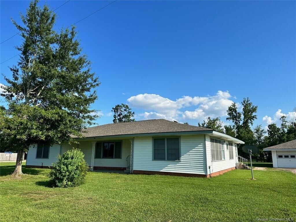 Property Photo: 803 Live Oak Street LA 70669