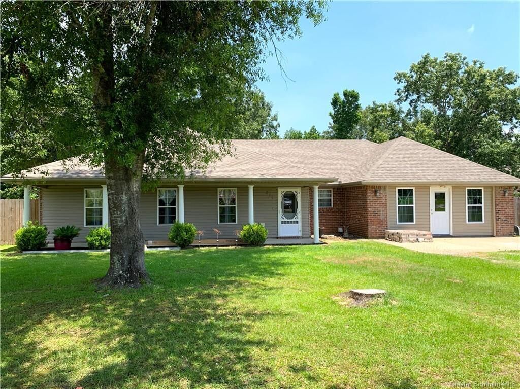 Property Photo:  211 Jacks Circle  LA 70657 
