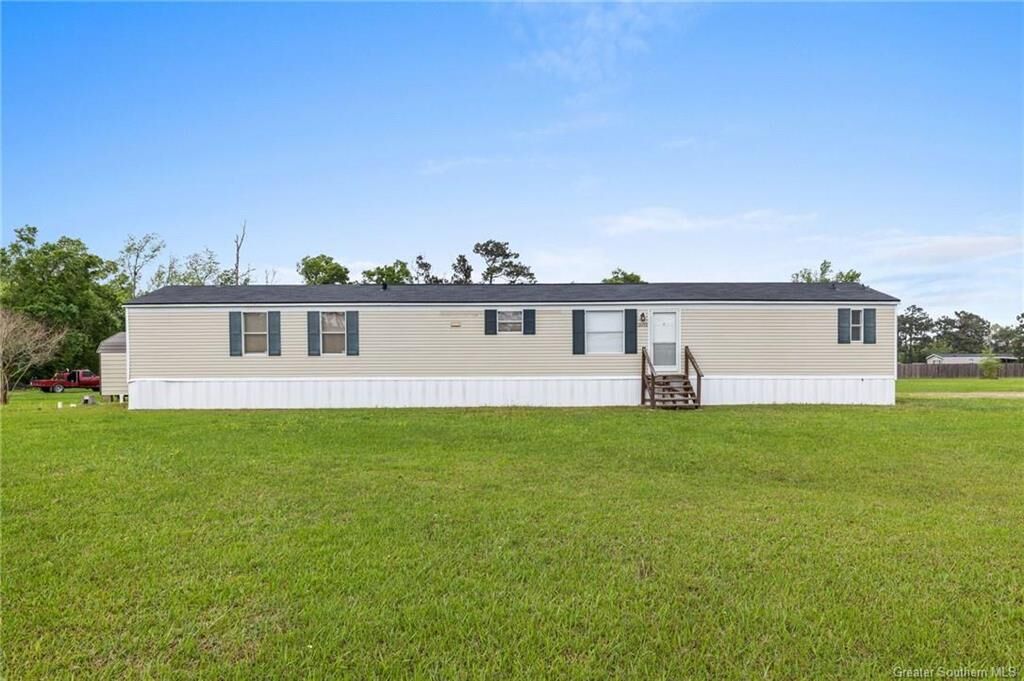 Property Photo:  2602 Montfort Drive  LA 70615 