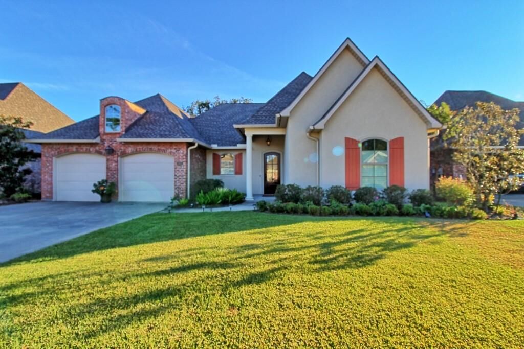 Property Photo:  1925 Sarah Lane  LA 70605 