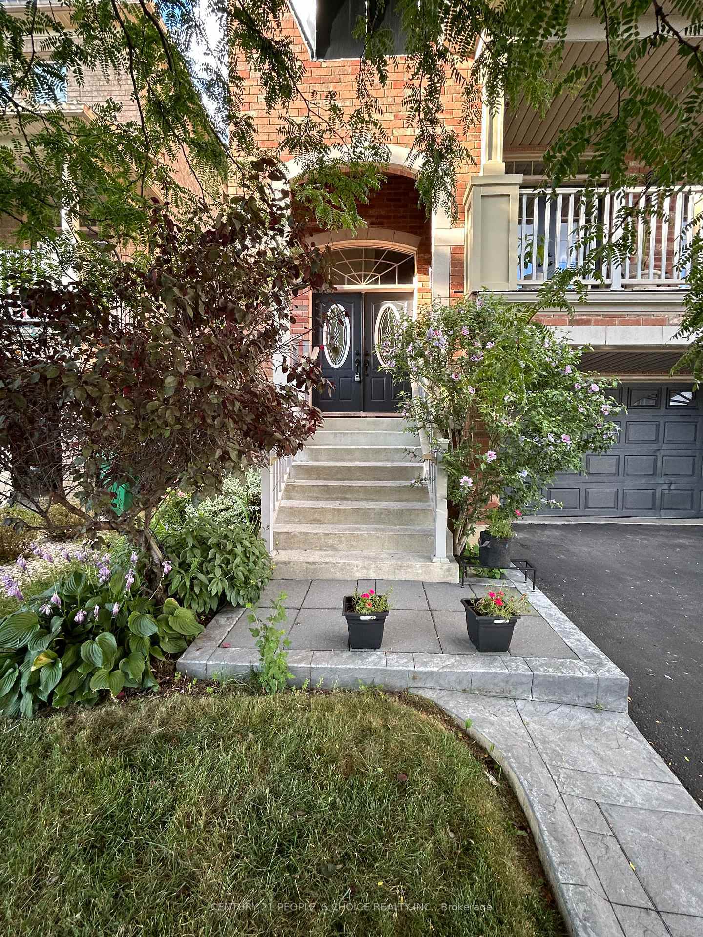Property Photo: 25 Fahey Drive ON L6Y 0N8