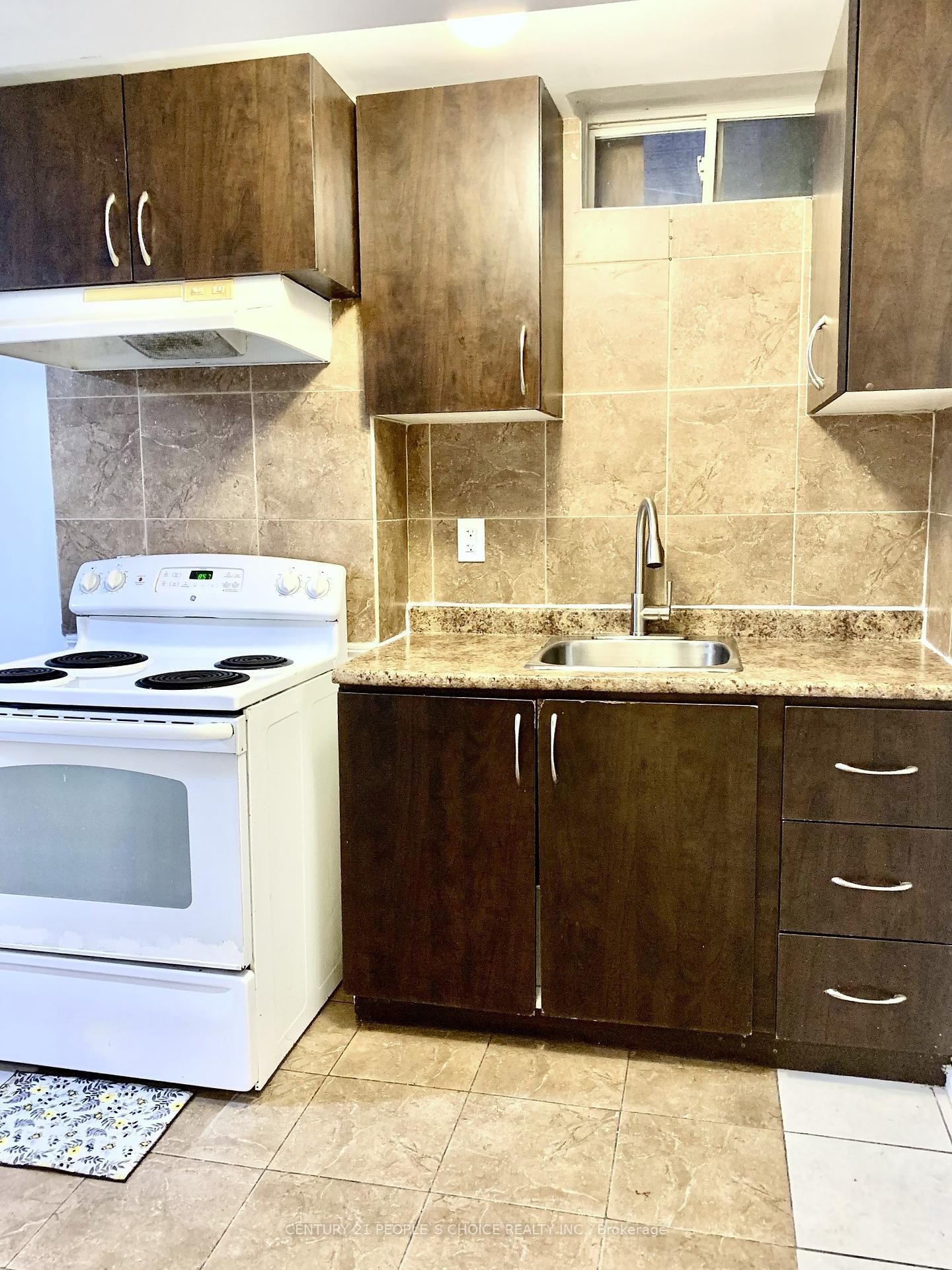 Property Photo: 40 Palm Tree Road Bsmt ON L6V 4N6