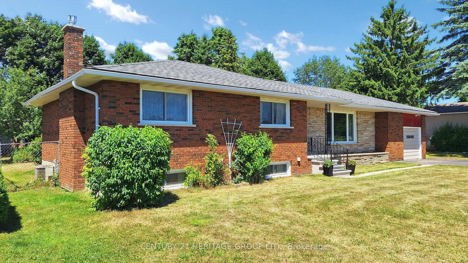 Property Photo: 224 Glenn Avenue ON L9S 1C4