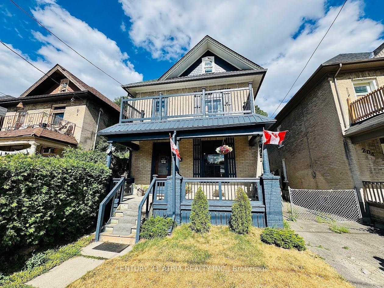 Property Photo:  208 Park Street N  ON K9J 3P8 