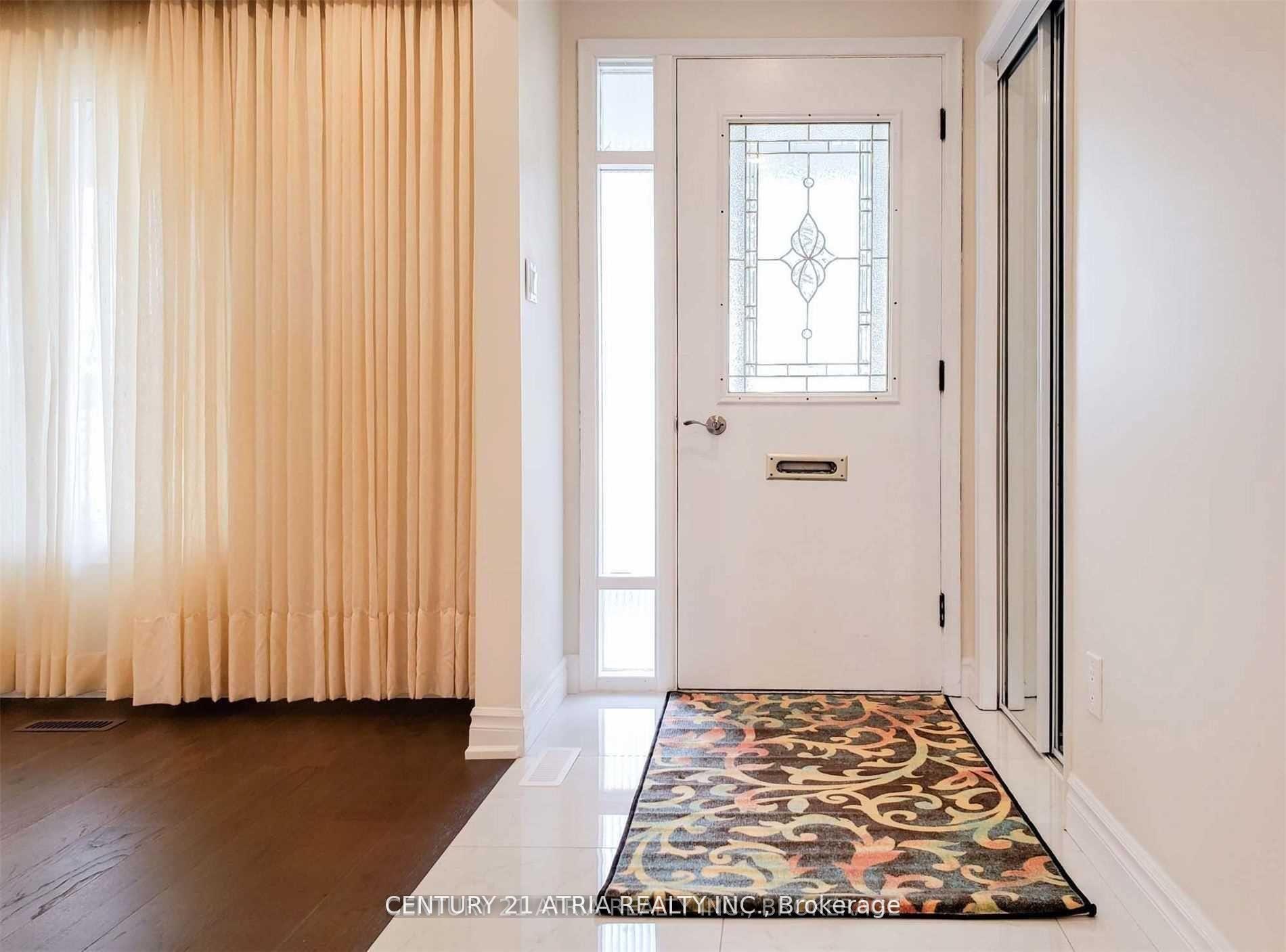 Photo de la propriété: 27 Fonthill Boulevard ON L3R 1V5