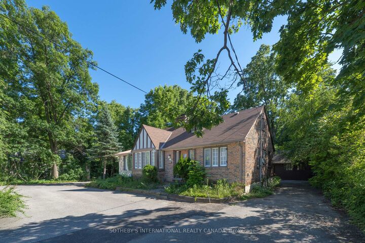 Property Photo: 1462 Hurontario Street ON L5G 3H4