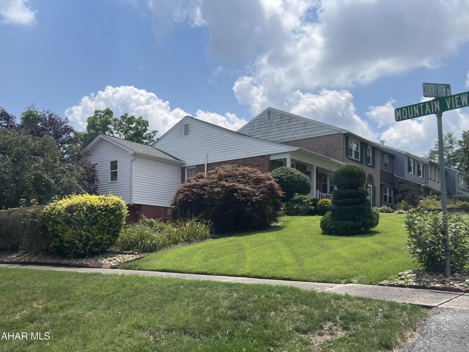 Property Photo: 1201 Countryview Drive PA 16635