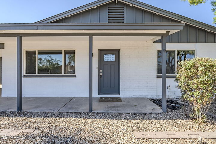 Property Photo: 2215 W Emelita Avenue AZ 85202