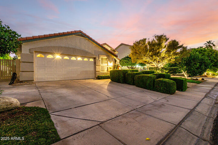 Property Photo: 12480 N 57th Drive AZ 85304