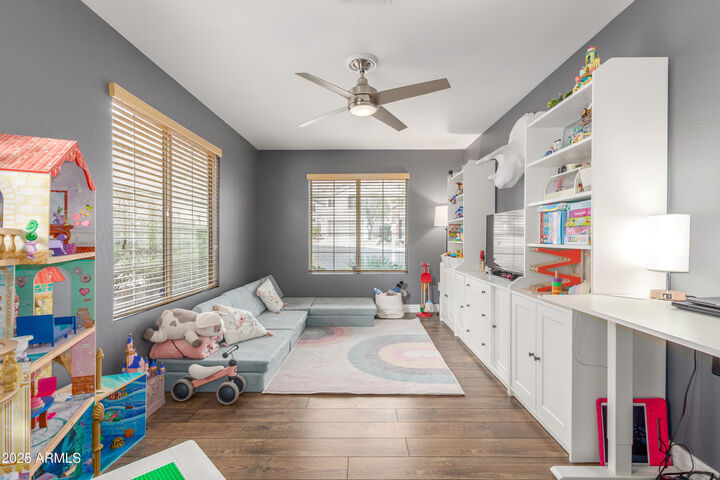 Property Photo:  15208 S 14th Place  AZ 85048 