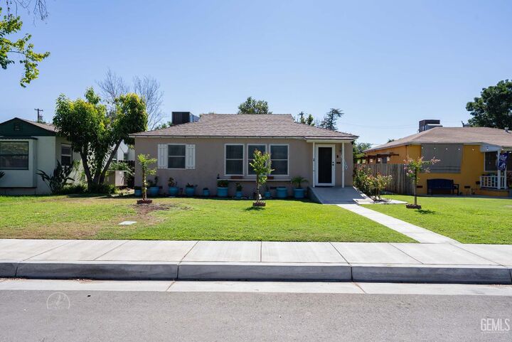 Property Photo:  1654 Olive Street  CA 93301 
