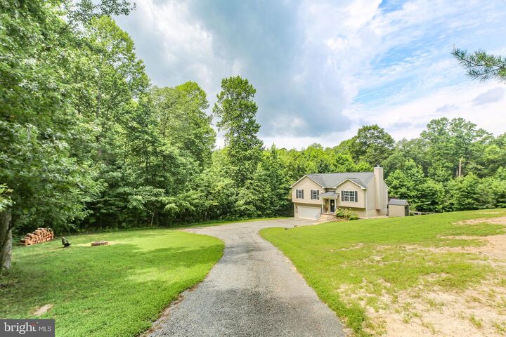 Property Photo: 11263 Dahlgren Road VA 22485