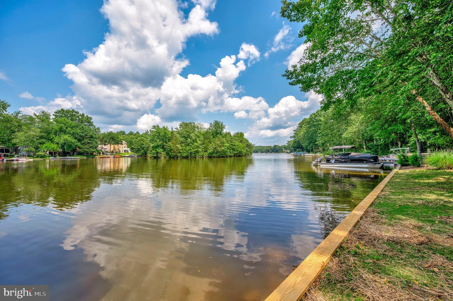 Property Photo: 1915 Lakeview Parkway VA 22508