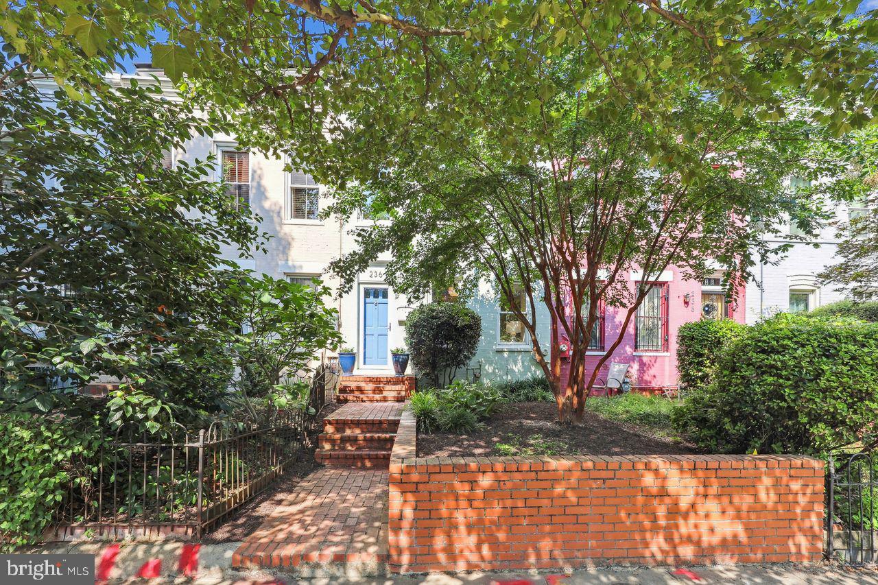 Property Photo:  236 14th Street NE  DC 20002 
