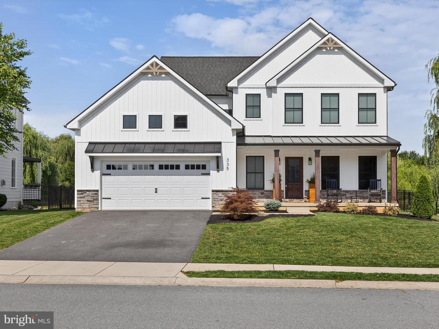 335 Royal Hunt Way  Lititz PA 17543 photo