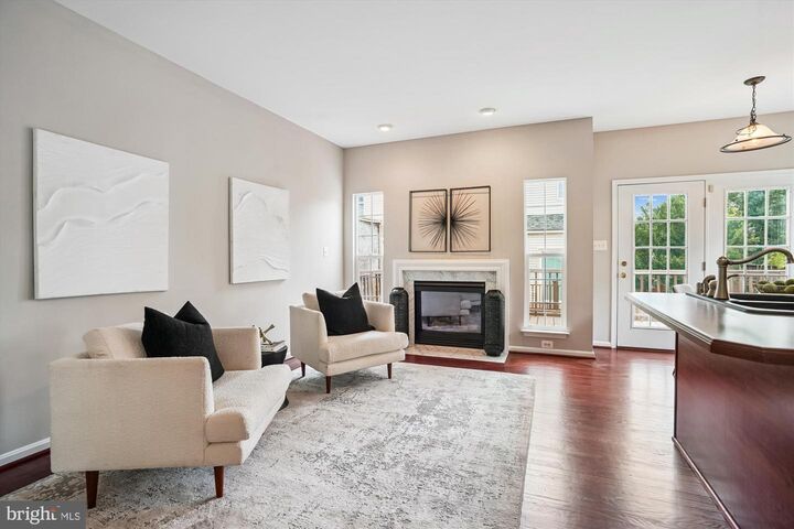 Property Photo:  14176 Hunters Run Way  VA 20155 