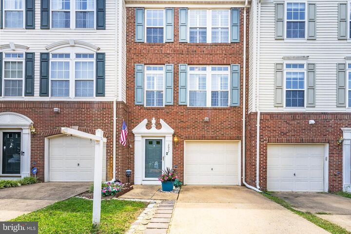 Property Photo: 2977 Huntington Grove Square VA 22306