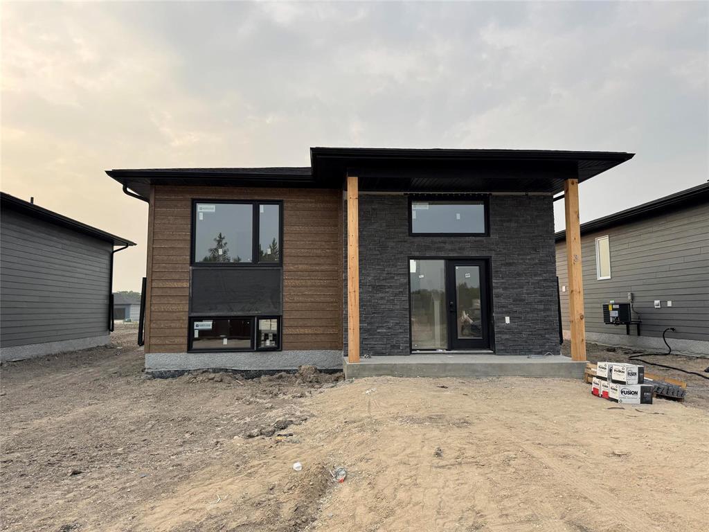 8 Conifer Cove  Anola MB R5L 0L5 photo