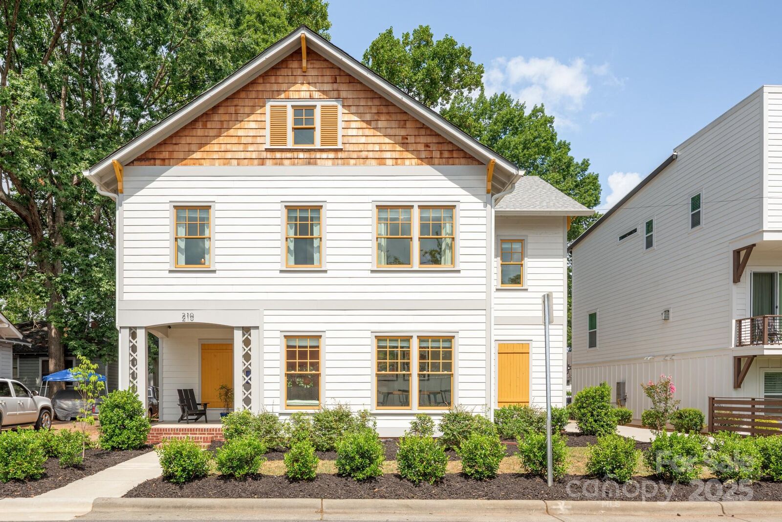 Property Photo: 210 Walford Drive NC 28208