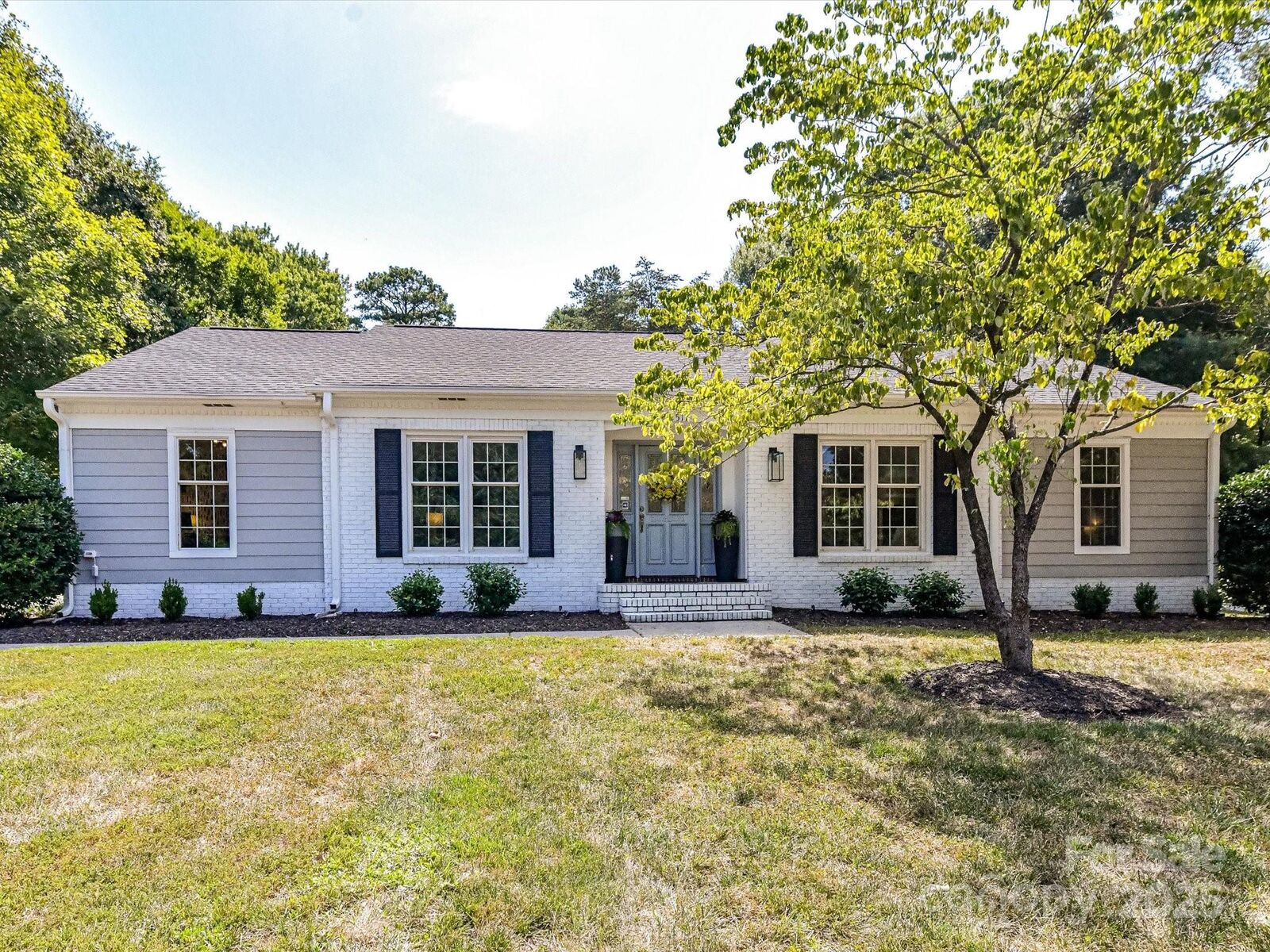 Property Photo: 2517 Heidleburg Lane NC 28210