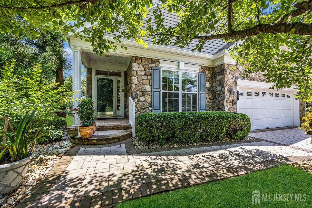 Property Photo:  226 Osborne Court  NJ 08873 