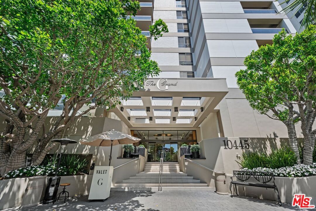 10445 Wilshire Blvd  Los Angeles CA 90024 photo